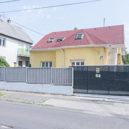 Hi-Bp Garden City Batsanyi Tiny House Near The City Train With Free Parking Budapest Ngoại thất bức ảnh